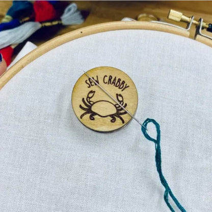 Infamous Cuts Needle Minder - Paradise Fibers