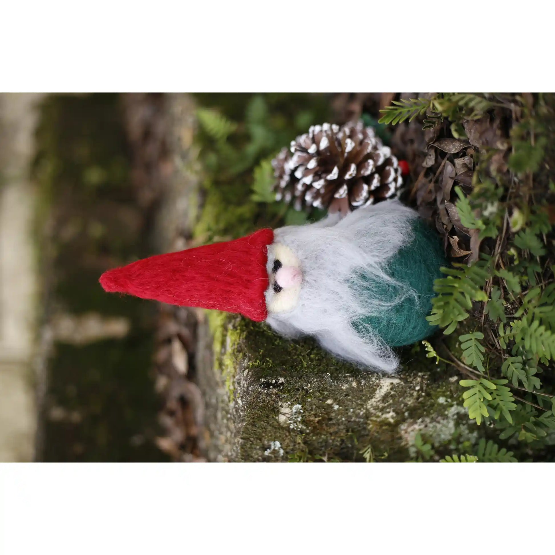 Kromski Needle Felting Kit - Gnome, kit contents