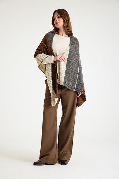 Mirasol Mercedes shawl full-length view