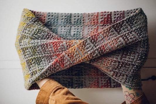 Montana Mountain Cowl Pattern by Drea Renee Knits - Paradise Fibers
