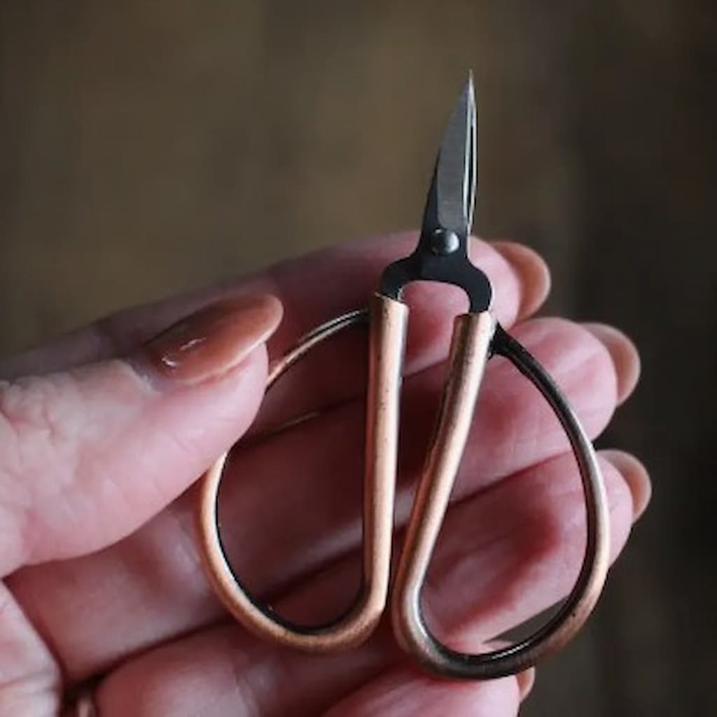 NNK Mini Embroidery Scissors - Paradise Fibers