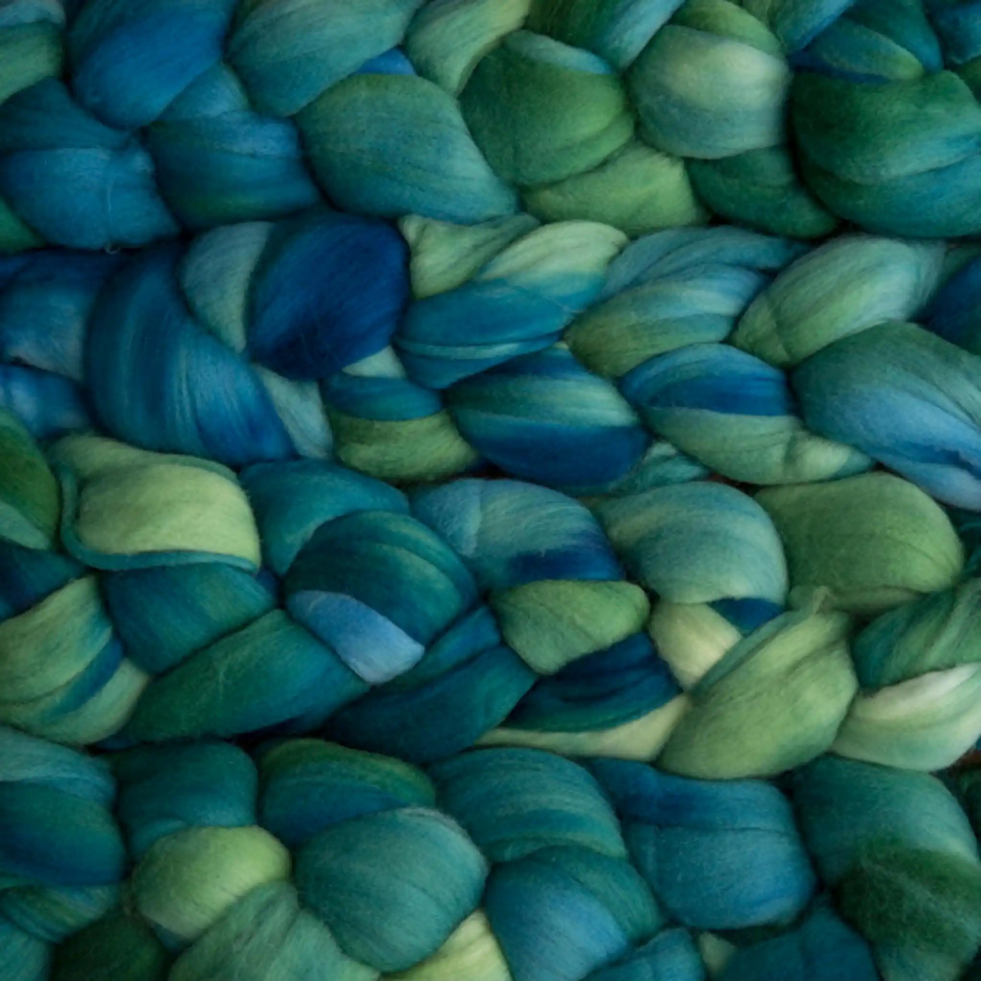 Solis 809 - Malabrigo Nube Roving Fiber Braid
