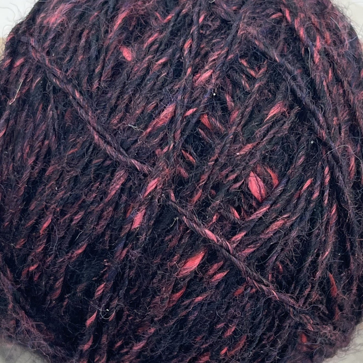 Paradise Fibers 75/25 BFL & Mulberry Silk Wool Roving - Obsidian Rose