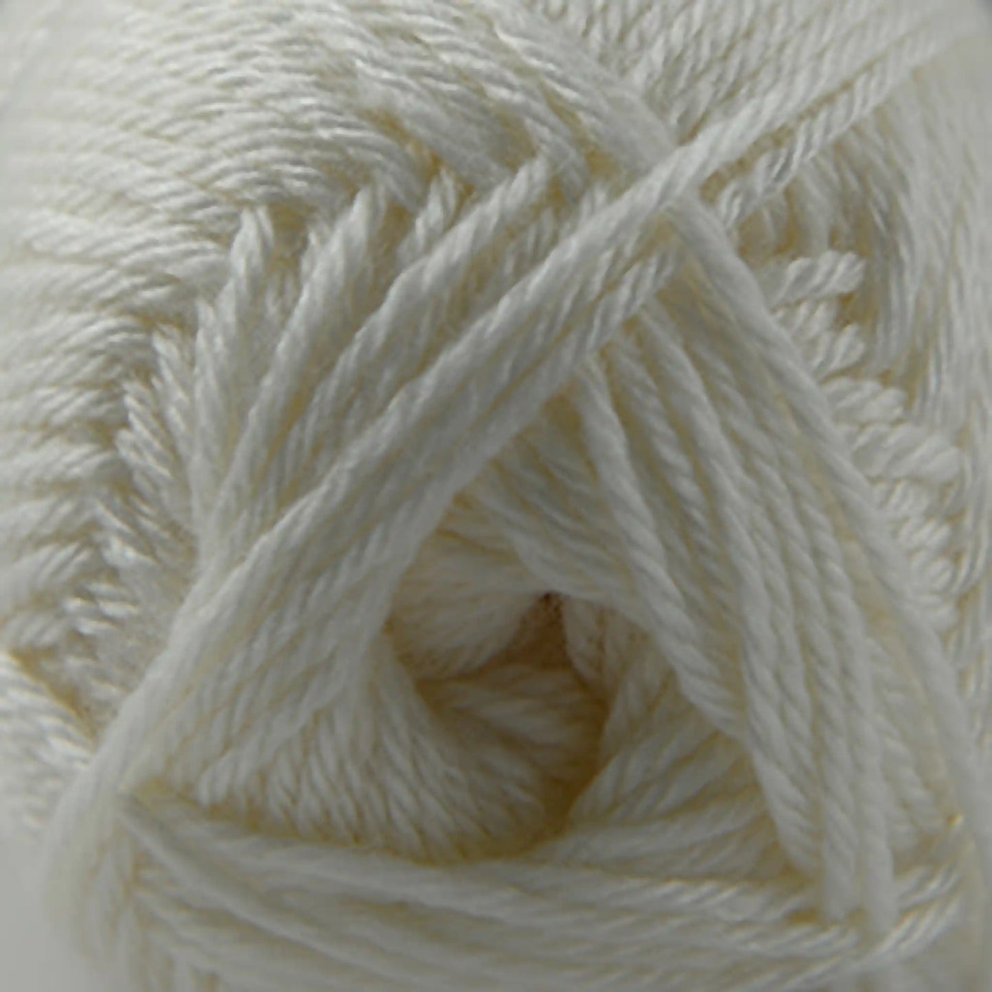 Cascade Pacific Worsted Yarn color 02 White