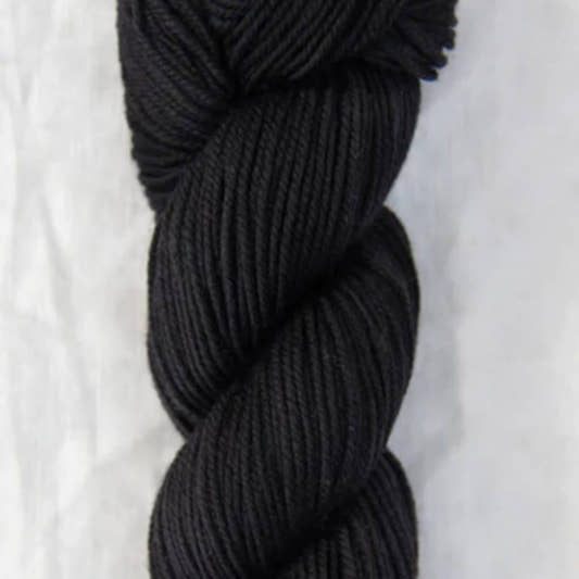 Quince & Co. | Chickadee Sport/DK Yarn color 102 Crow