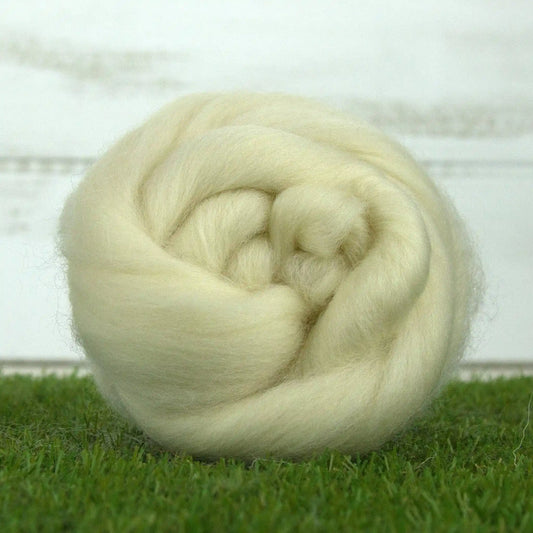 Paradise Fibers White Shetland Wool Roving