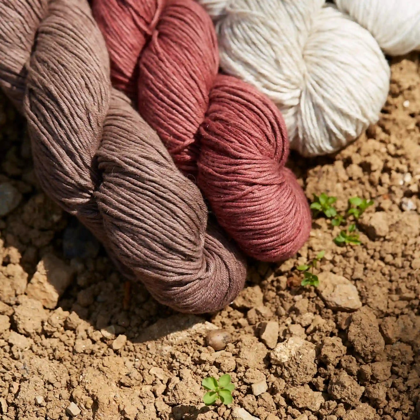 Urth Yarns Etesia Hand-Dyed Cotton Linen DK Yarn