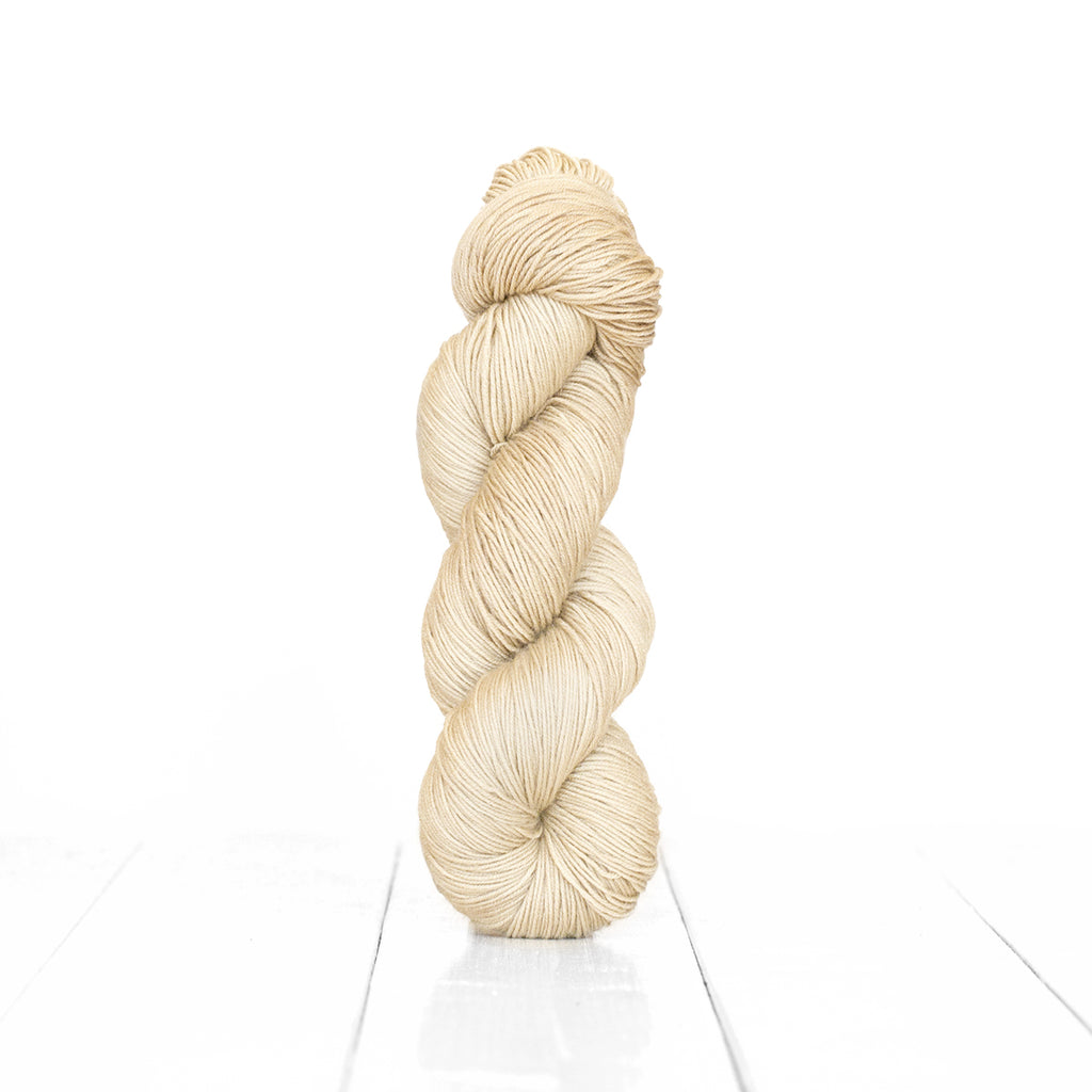 Color Oleaster, hand-dyed skein of yarn, light cream color produced from natural oleaster.