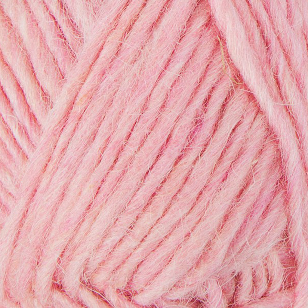 Winter Morning 1239, a pastel pink skein of Lopi's Álafosslopi, a bulky Icelandic wool yarn.