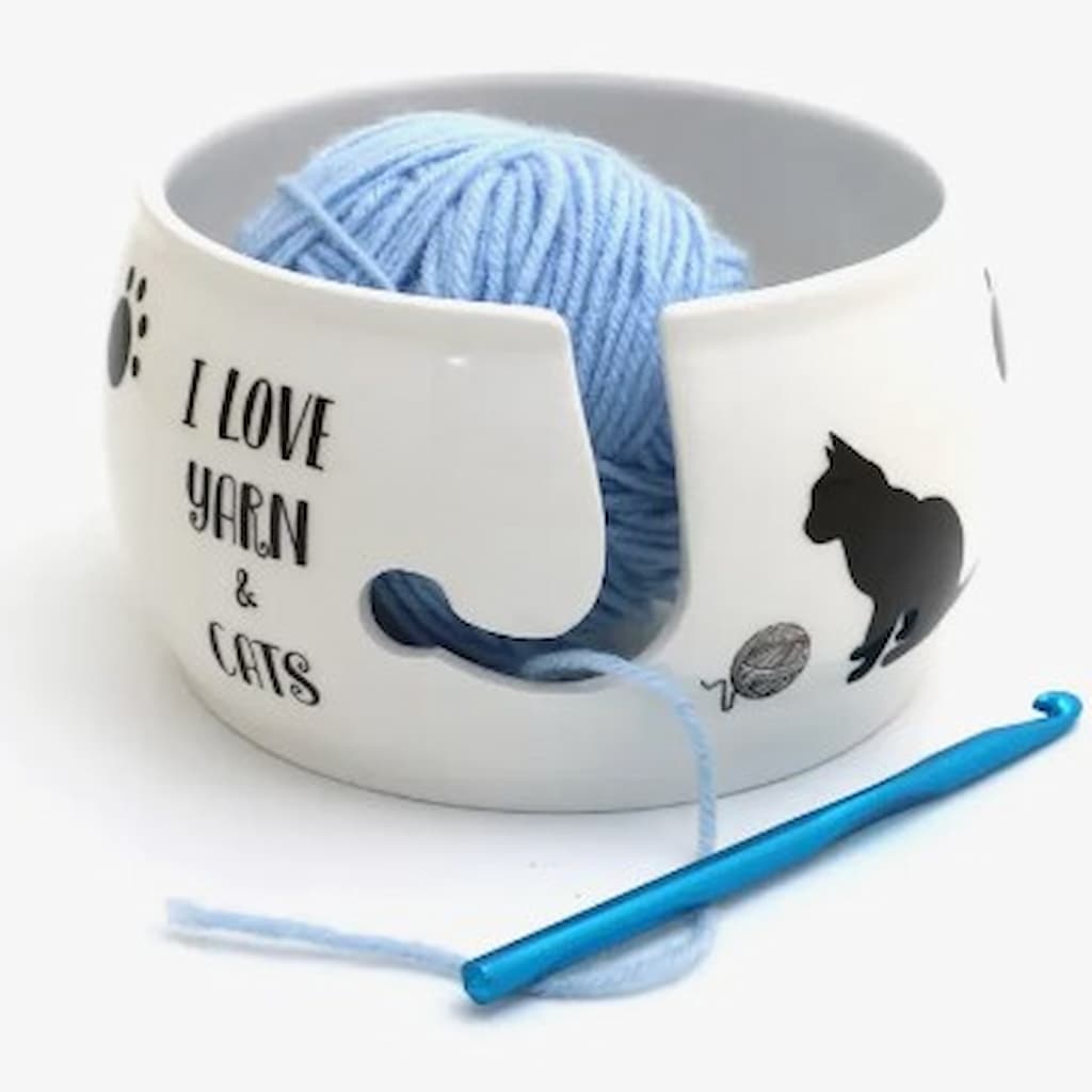 Calico Cat Yarn Bowl -   Ceramic yarn bowl, Yarn bowl, Knitting bowl