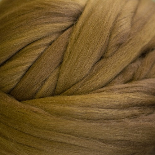 Color Oak. A light brown shade of solid color merino wool top.