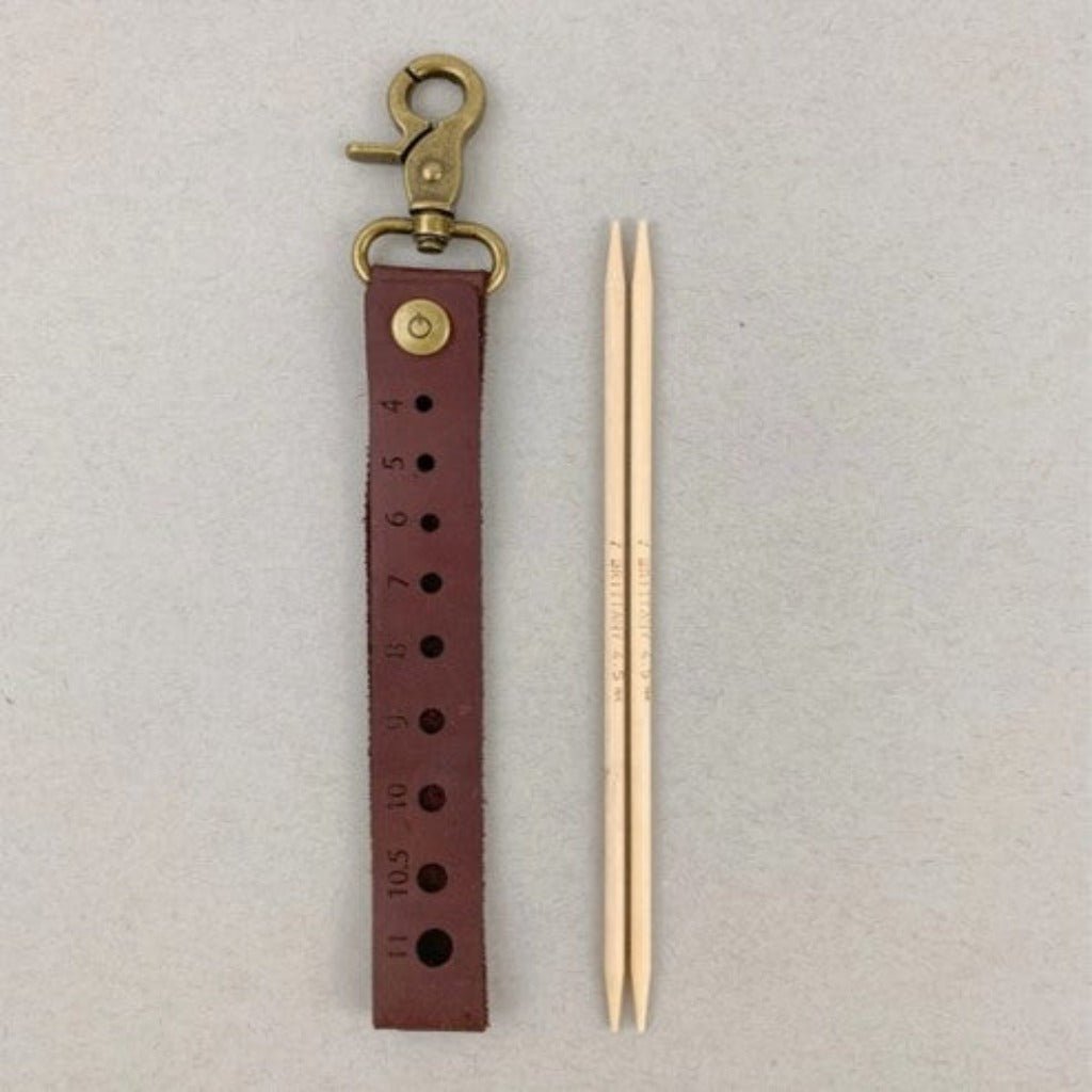 Della Q Makers Leather Wrist Clip - Paradise Fibers