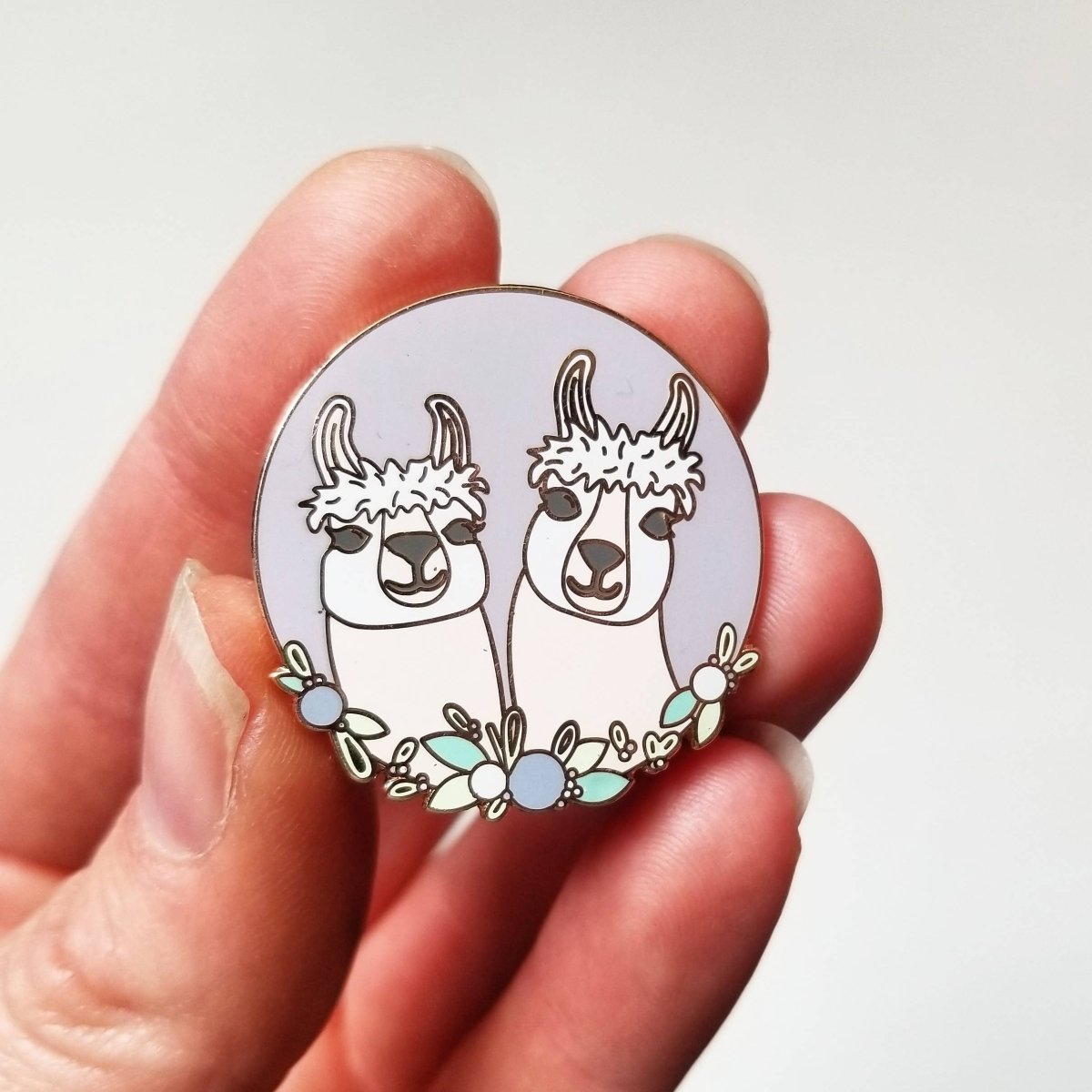 Llama Mamas Enamel Needle Minder - Paradise Fibers