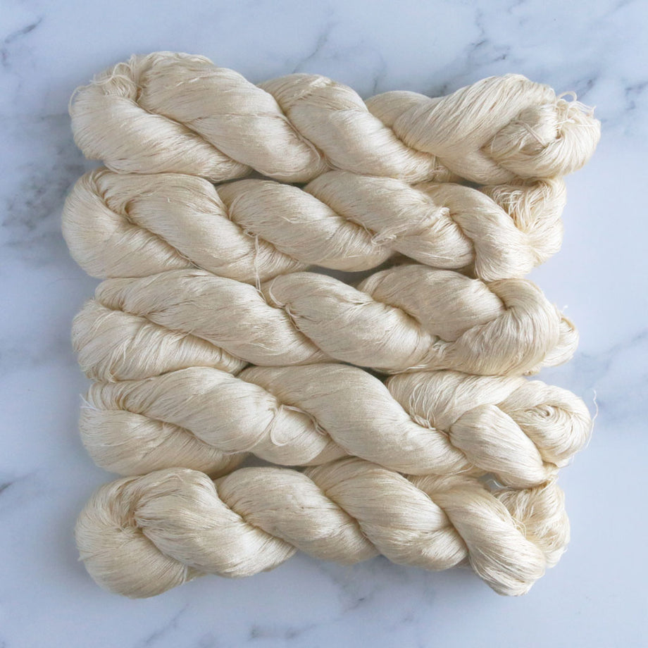 2x100 gram Mulberry Silk Yarn - 600M/100Gram - Corn Harvest