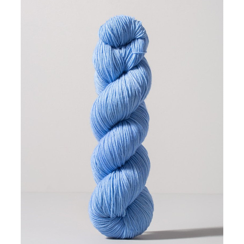 Gusto Wool Core Fingering 1012 - a sky blue colorway