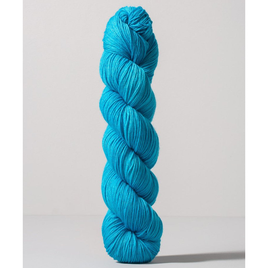 Gusto Wool Core Fingering 1017 - an aquamarine colorway