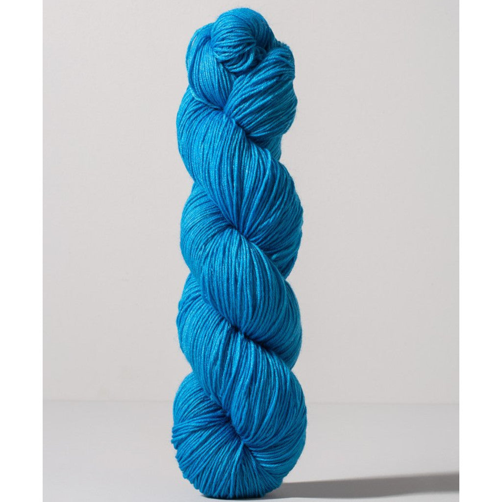 Gusto Wool Core Fingering 1018 - a dark aquamarine colorway
