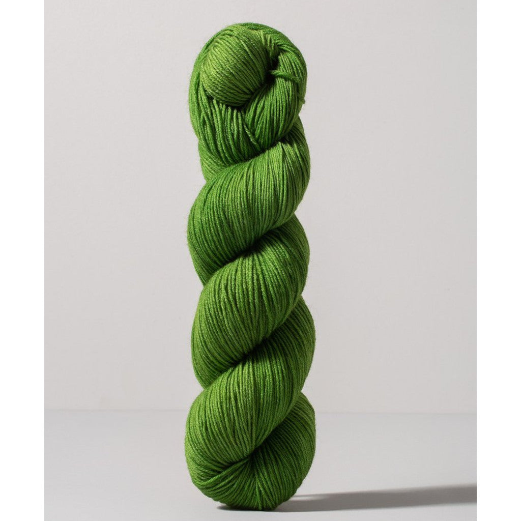 Gusto Wool Core Fingering 1020 - a leaf green colorway