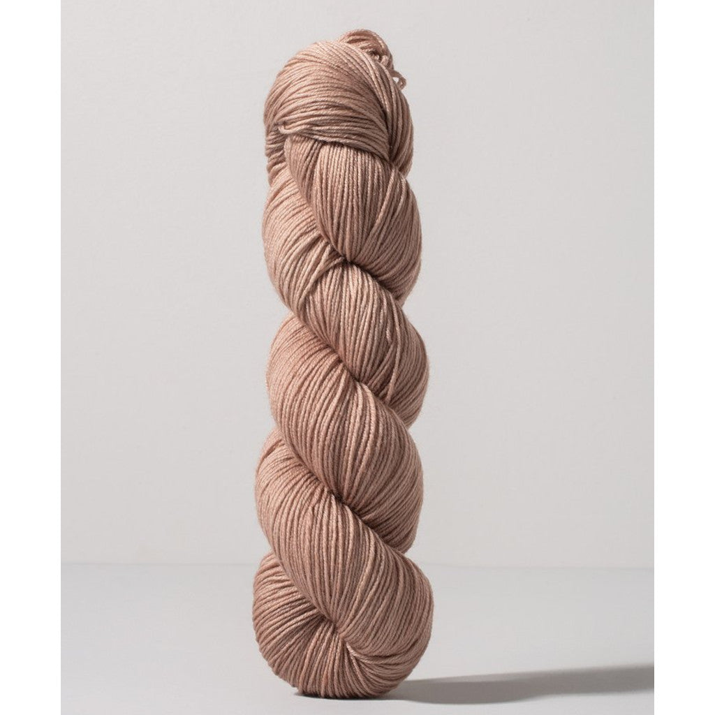 Gusto Wool Core Fingering 1051 - a tan colorway