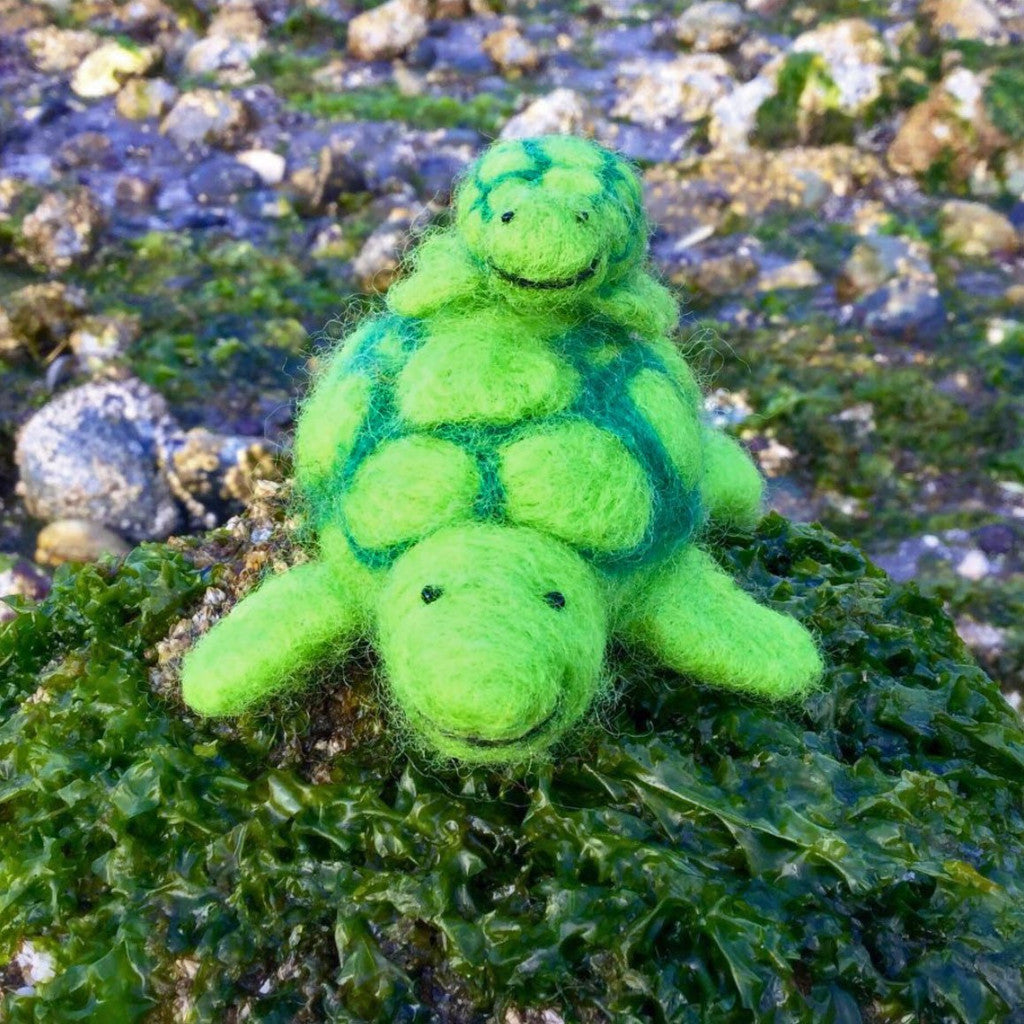 Woolpets sea turtle needle felting kit - sea turtles in green and dark green