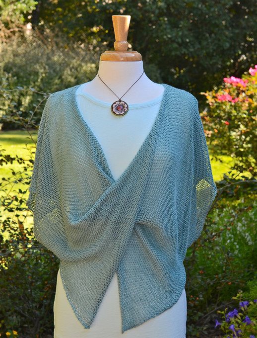 SKnitsB Twisted Top Pattern - Paradise Fibers